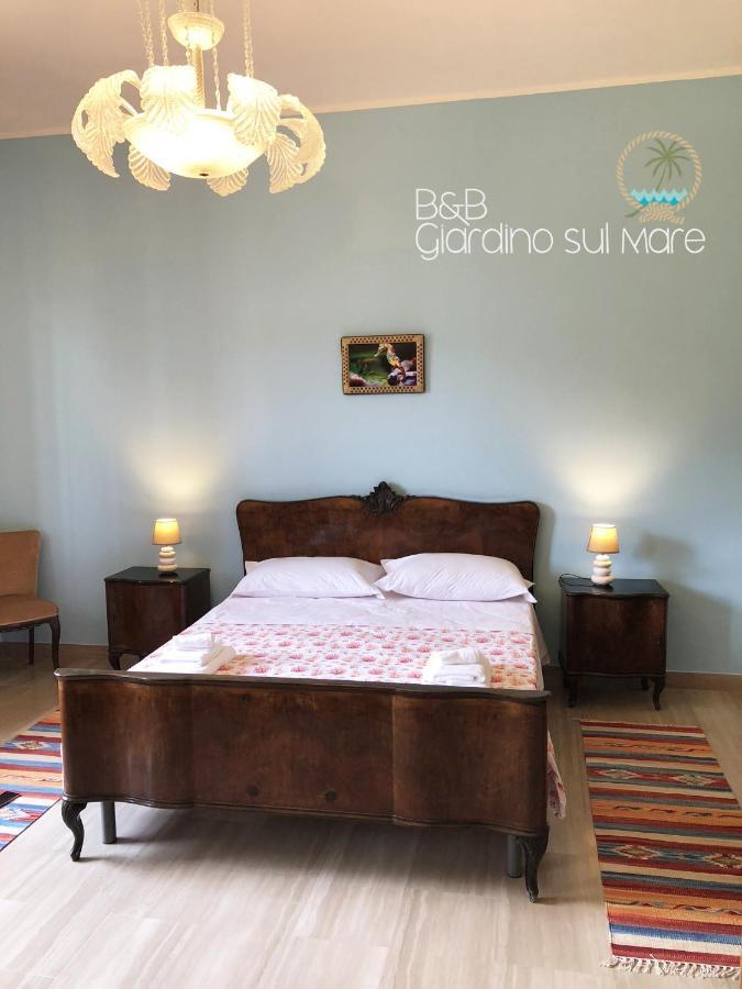 Giardino Sul Mare Bed and Breakfast Patti Exteriör bild