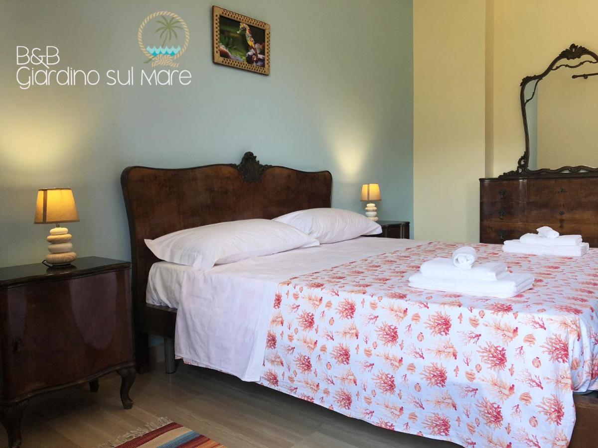 Giardino Sul Mare Bed and Breakfast Patti Exteriör bild
