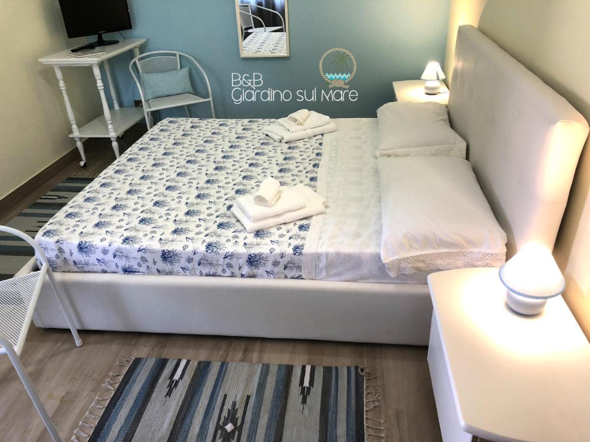Giardino Sul Mare Bed and Breakfast Patti Exteriör bild