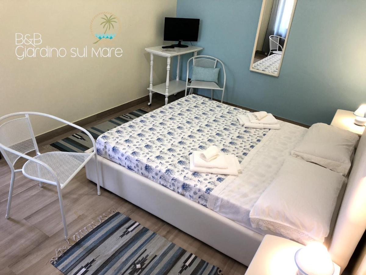 Giardino Sul Mare Bed and Breakfast Patti Exteriör bild