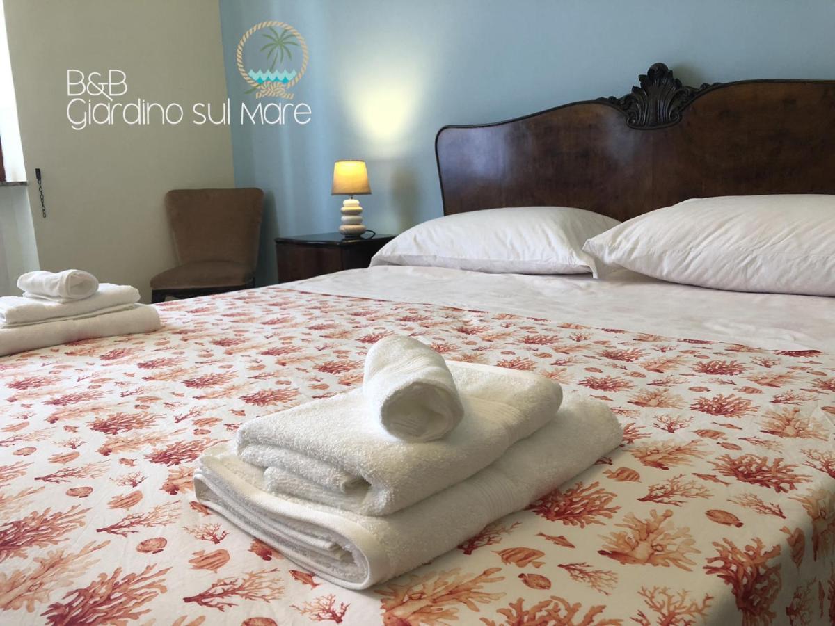 Giardino Sul Mare Bed and Breakfast Patti Exteriör bild