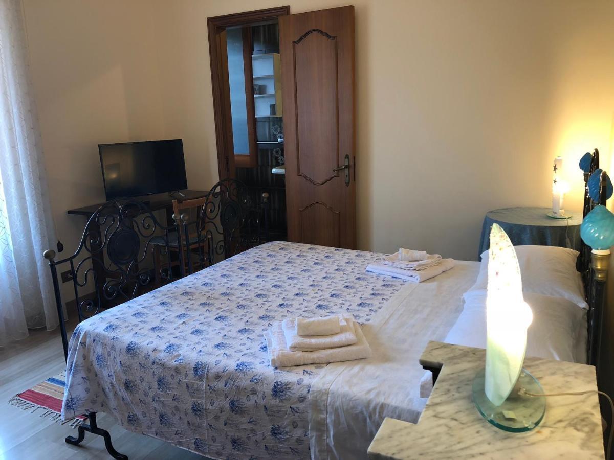 Giardino Sul Mare Bed and Breakfast Patti Exteriör bild